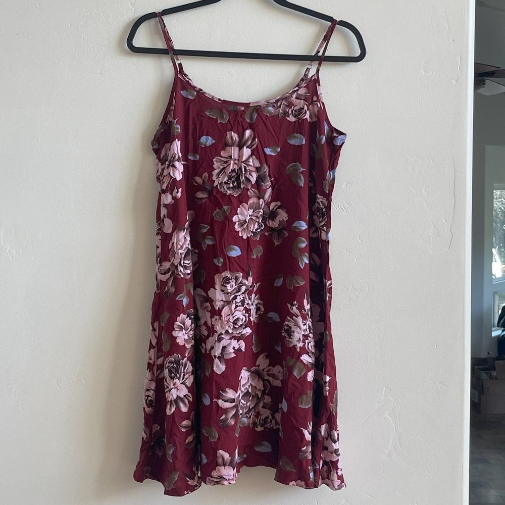Size Medium * MS Basic Red Floral Dress
